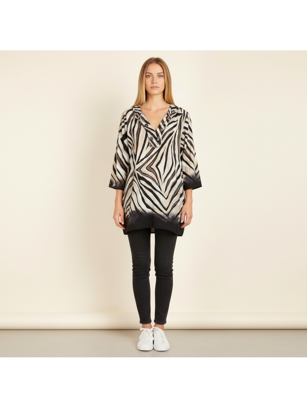 Requirements Blouse Women L Large White Animal Print V-Neck 3/4 Sleeve Casual